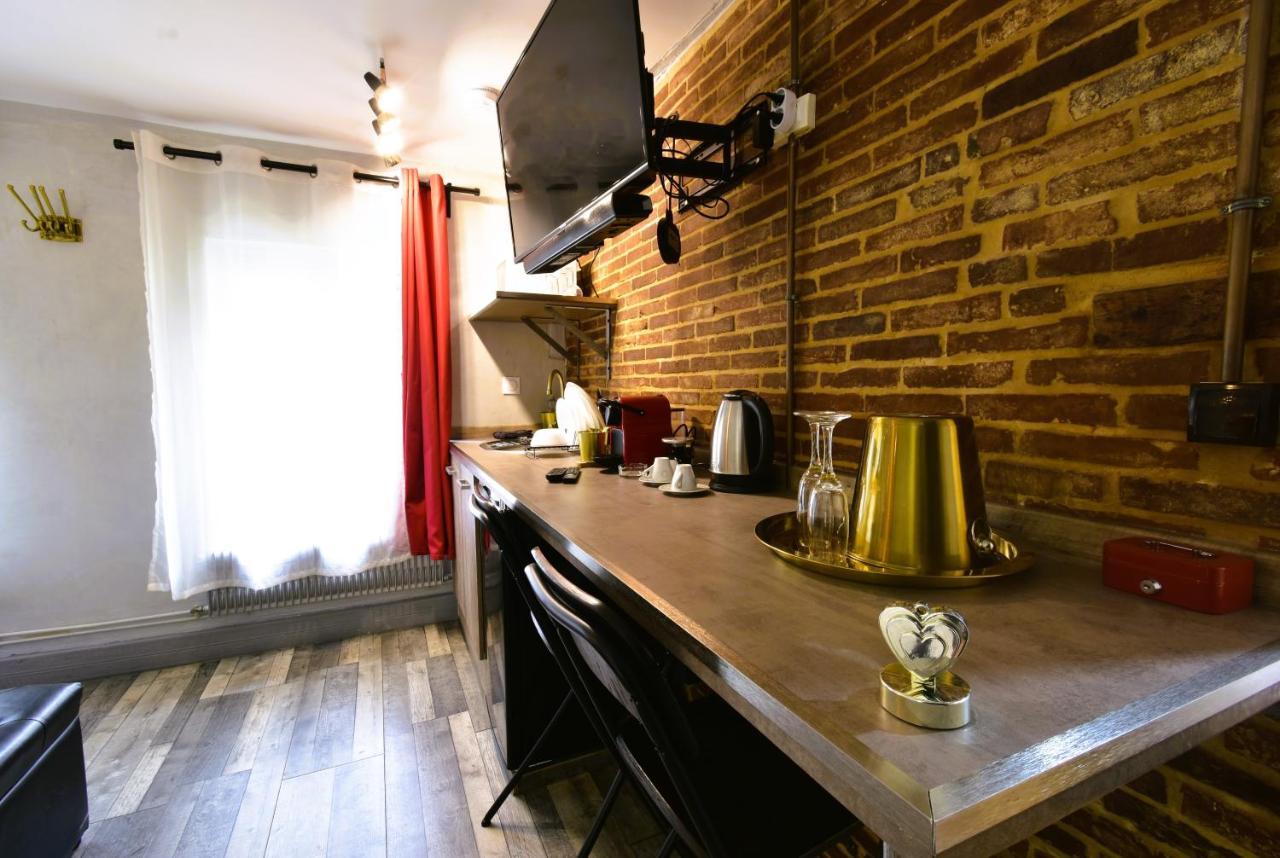 Appartement Jacuzzi Privatif : Urban Love Verneuil d'Avre et d'Iton Exterior photo